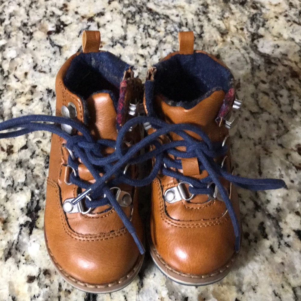 Tan leather fleeced lined toddler boots